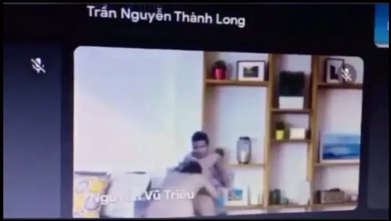 Học online quên không tắt camera lộ cảnh con ghệ đang bú mút