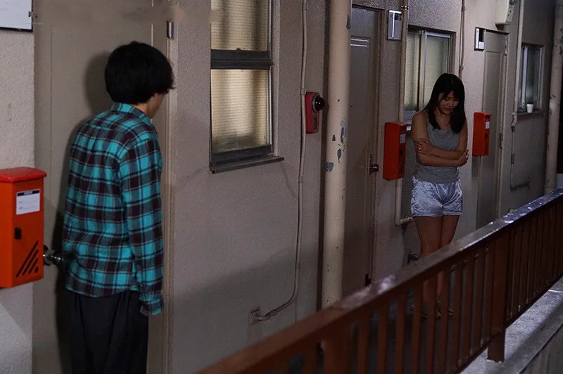 Bí mật địt trộm với người phụ nữ nhà bên cãi nhau bị người chồng đuổi ra cửa